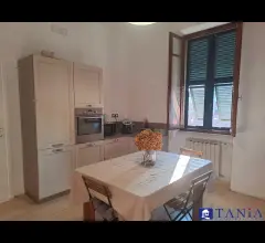 Appartamento centralissimo avenza rif aa4535