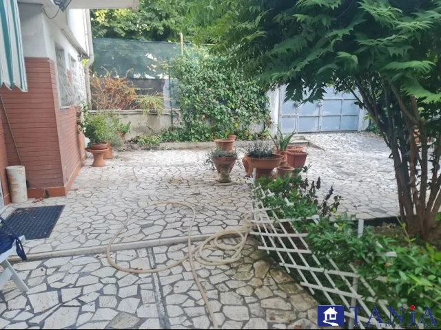 Appartamenti in Vendita - Casa indipendente da ristrutturare marina di carrara rif aa4540