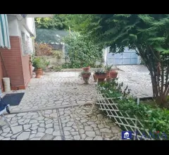 Appartamenti in Vendita - Casa indipendente da ristrutturare marina di carrara rif aa4540