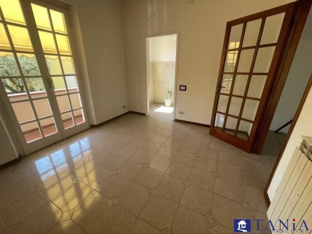 Appartamenti in Vendita - Semindipendente marina di carrara rif 4545