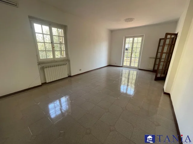 Appartamenti in Vendita - Semindipendente marina di carrara rif 4545