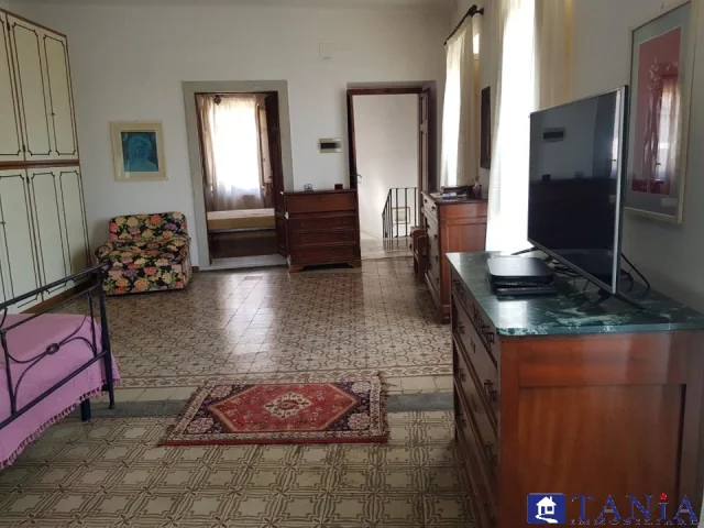 Appartamenti in Vendita - Porzione di casa fossola rif 4549