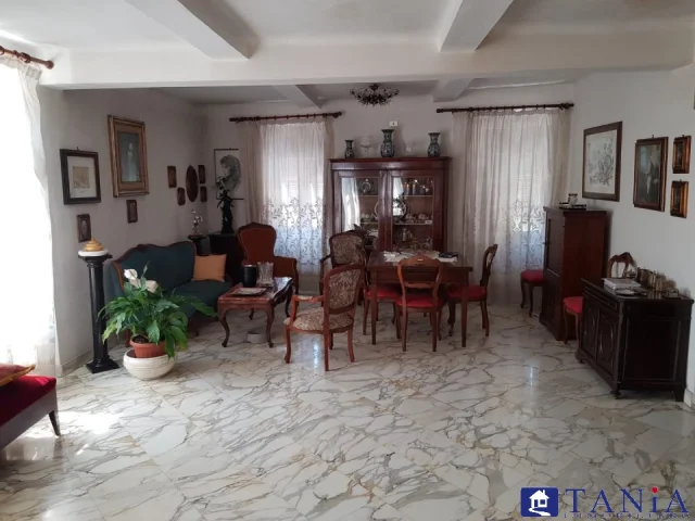 Appartamenti in Vendita - Porzione di casa fossola rif 4549
