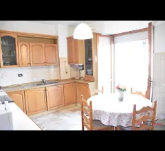 Appartamenti in Vendita - Appartamento ben arredato, via casetta, periodi transitori.