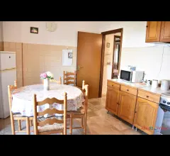 Appartamenti in Vendita - Appartamento ben arredato, via casetta, periodi transitori.