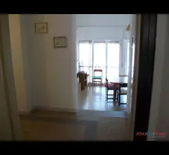 Appartamenti in Vendita - Appartamento sul mare, arredato e libero da subito.
