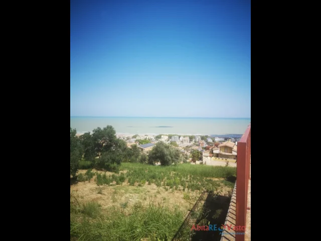 Appartamenti in Vendita - Terreno montevecchio con splendida vista mare
