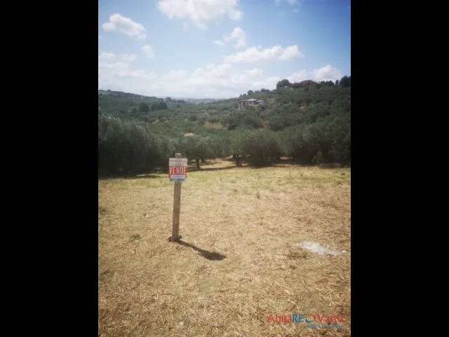 Appartamenti in Vendita - Terreno montevecchio con splendida vista mare