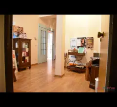 Locale o studio in palazzo signorile, centro storico.