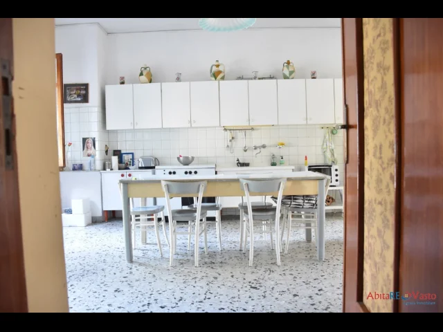 Appartamenti in Vendita - Appartamento indipendente + terreno