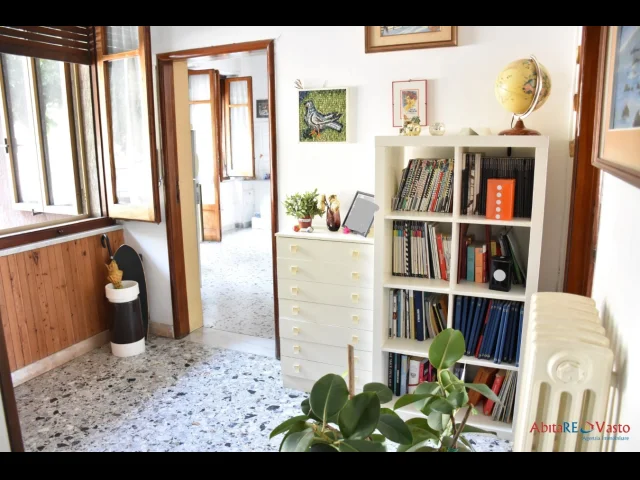 Appartamenti in Vendita - Appartamento indipendente + terreno