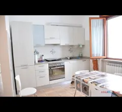 Appartamenti in Vendita - Appartamento di ampia metratura, con garage