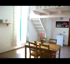 Appartamenti in Vendita - Appartamento ristrutturato con soppalco, ben arredato.
