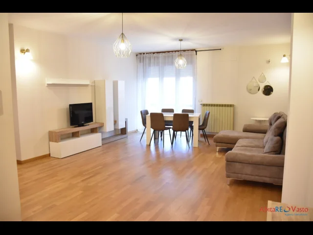 Appartamenti in Vendita - Appartamento di prestigio, con arredo nuovo.