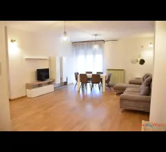 Appartamento di prestigio, con arredo nuovo.