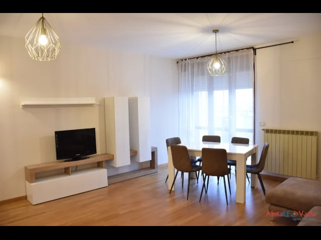 Appartamenti in Vendita - Appartamento di prestigio, con arredo nuovo.