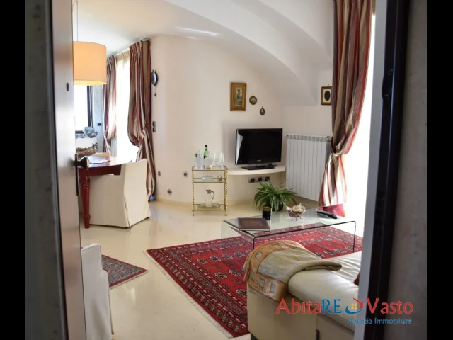 Appartamenti in Vendita - Attico con splendida vista, già arredato
