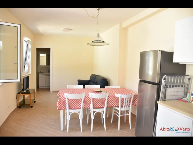 Appartamenti in Vendita - Villa con giardino, libera solo per la stagione estiva.