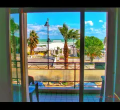 Appartamenti in Vendita - Appartamento fronte mare, vasto marina centro.