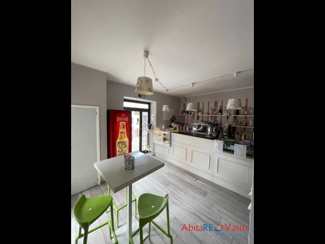 Appartamenti in Vendita - Attività di bar / pasticceria / pizzeria