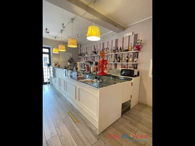 Appartamenti in Vendita - Attività di bar / pasticceria / pizzeria