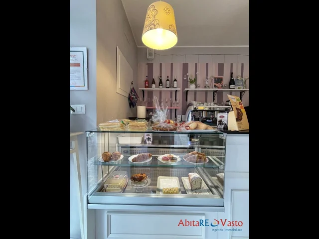 Appartamenti in Vendita - Attività di bar / pasticceria / pizzeria