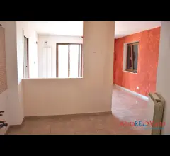 Appartamenti in Vendita - Appartamento non arredato, con ampio terrazzo.