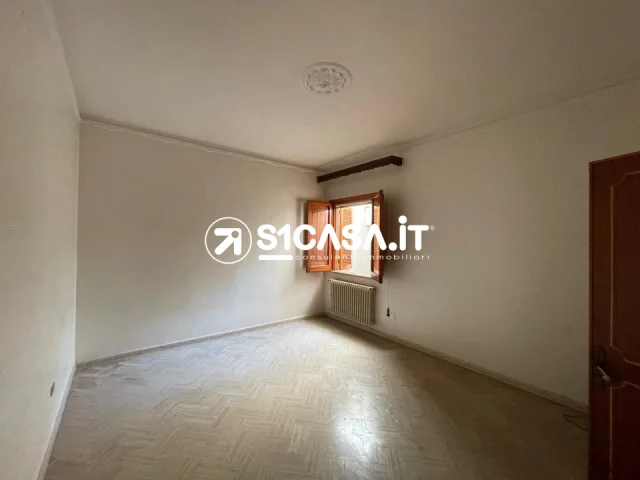 Appartamenti in Vendita - Abitazione a piano terra con garage