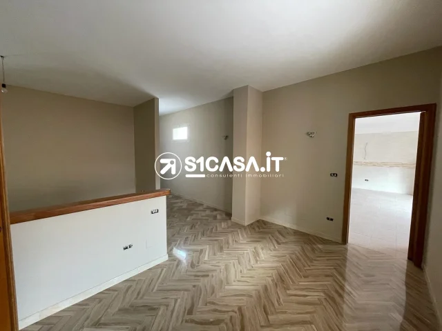 Appartamenti in Vendita - Appartamento signorile al secondo piano