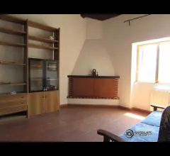 Appartamenti in Vendita - Villetta semi indipendente ad enas