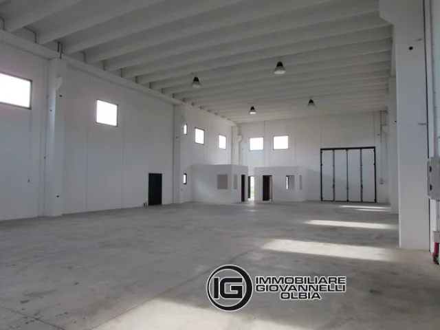 Appartamenti in Vendita - Capannone di 450mq in zona industriale