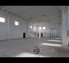 Appartamenti in Vendita - Capannone di 450mq in zona industriale