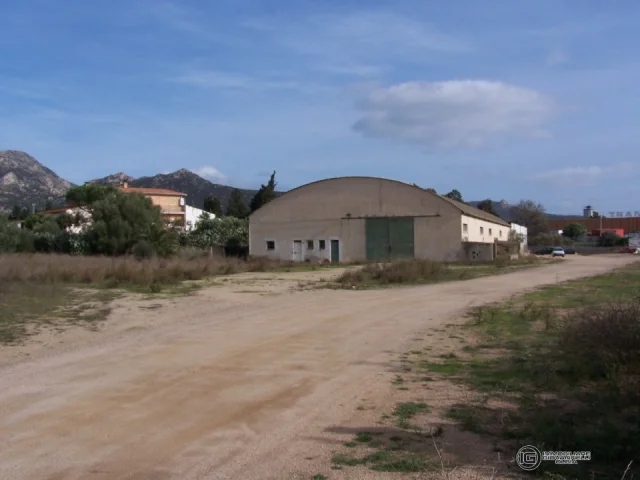 Appartamenti in Vendita - Capannone di 700m