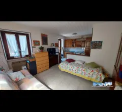 Appartamenti in Vendita - Casetta semi indipendente a vistrorio