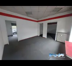 Appartamenti in Vendita - Vendesi locale commerciale in ottima posizione