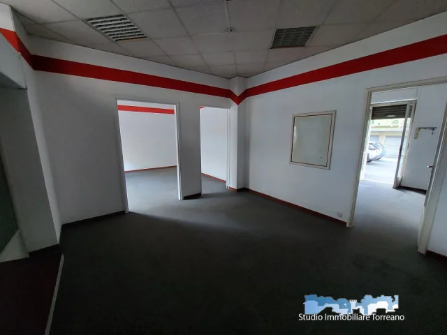 Appartamenti in Vendita - Vendesi locale commerciale in ottima posizione