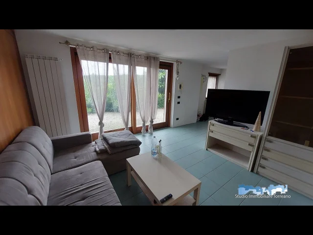 Appartamenti in Vendita - Bilocale in pian terreno di casa privata