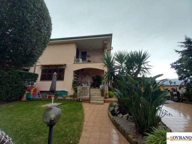 Appartamenti in Vendita - Villa 800 mt dal mare di isola delle femmine