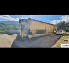 Appartamenti in Vendita - Monreale:panoramica villa con terreno e terrazzo