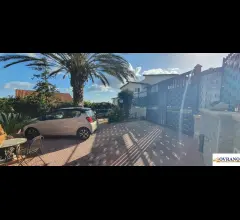 Appartamenti in Vendita - Baida: porzione di villa su 3 livelli