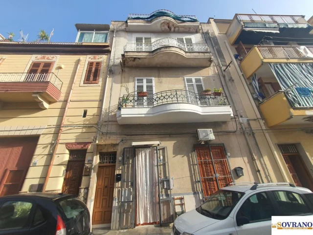 Bagheria: ampio 3 vani piano 2°