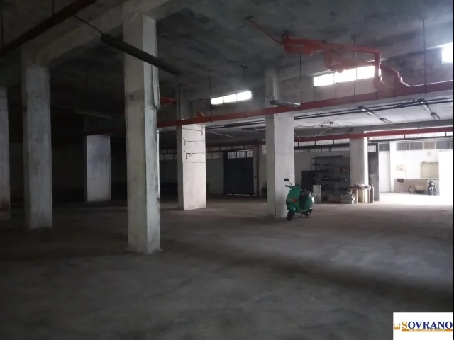 Appartamenti in Vendita - Magazzino carrabile 500 mq