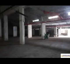 Appartamenti in Vendita - Magazzino carrabile 500 mq