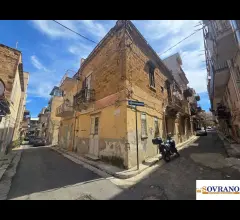 Villabate: palazzina indipendente con terrazzo