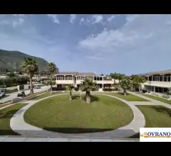 Appartamenti in Vendita - Incantevole appartamento in residence carini