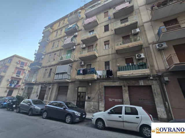 Appartamenti in Vendita - Zisa: appartamento ristrutturato piano 5°