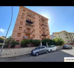 C.so dei mille/brancaccio:piano rialzato con esterno