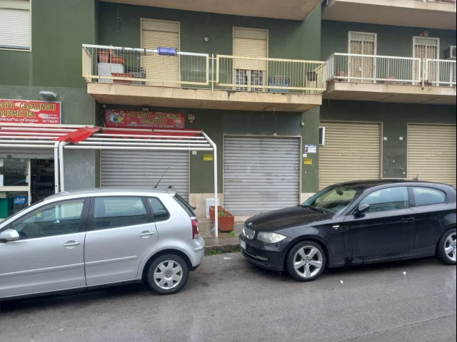 Appartamenti in Vendita - Inserra: locale commerciale cat. c/1
