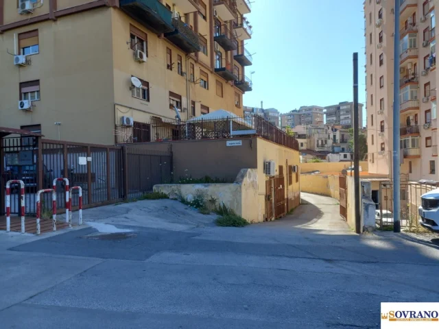 Appartamenti in Vendita - Fiera/amm.rizzo: magazzino mq 1061 piano s1