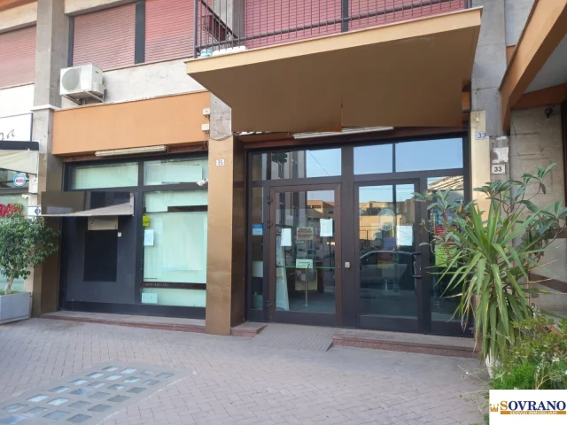 Appartamenti in Vendita - L. da vinci bassa:locale c/1 ottimo stato